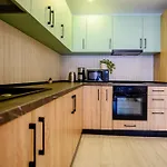 Yamaluxe Luxury -