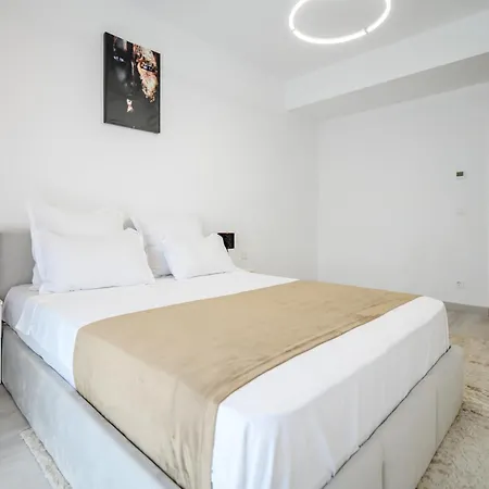 מלון דירות Yamaluxe Luxury - 4*